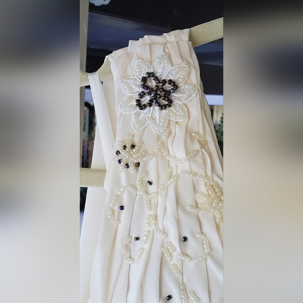 Women's Wedding Dress - Picture 7 of 16